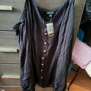 Torrid Black Sleeveless Button-Down Blouse